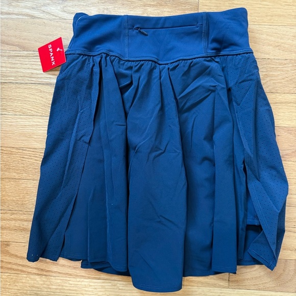 SPANX Women’s XS NWT Midnight Navy Get Moving Skort 17” Athletic Activewear - Picture 4 of 4